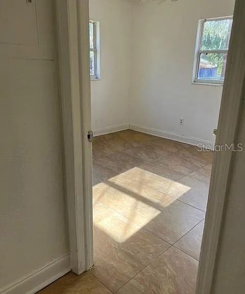 1227 SE 19th Ter — Photo 10
