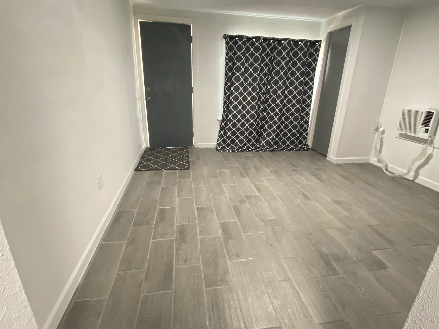 1 bed, 400 sqft, $780 — Photo 2