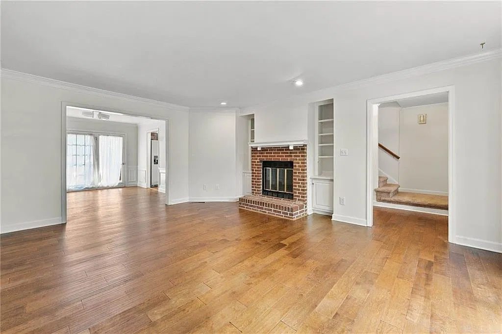 5 bed, 3.5 bath, 2956 sqft, $2,850 — Photo 1
