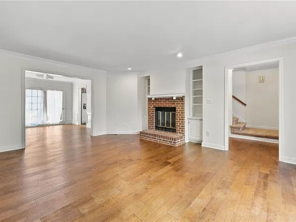 2012 Falcon Glen Ct, Johns Creek, GA 30022