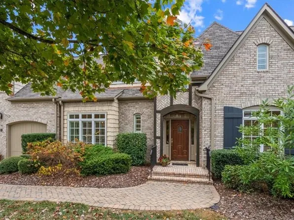 32 Creswell Ct, Greensboro, NC 27407