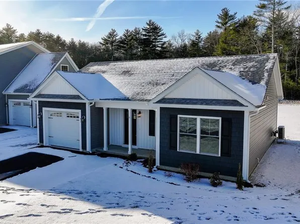 8 Pine Way Blvd, Coventry, RI 02816