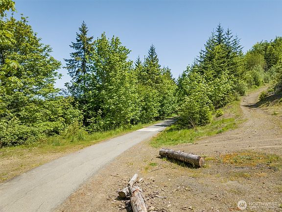 3rd image of 400 Harbor View Drive