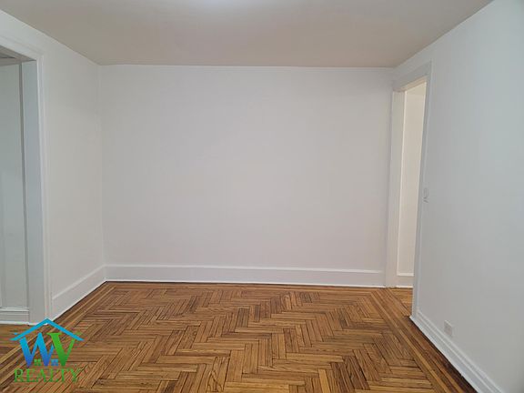 3rd image of 952 Sherman Ave
