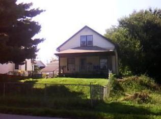 1239 Angular St, Burlington, IA 52601