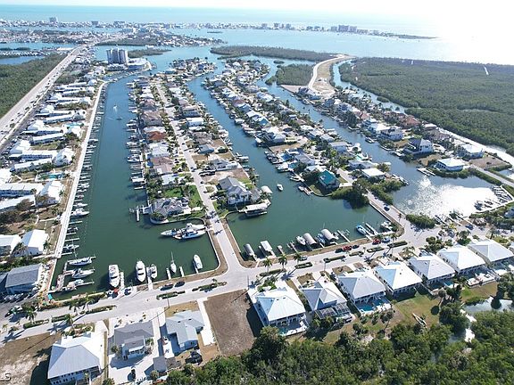 4th image of 12110/12112 Siesta Dr