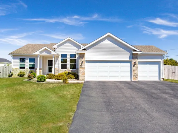 2296 Ridge Ave, Machesney Park, IL 61115