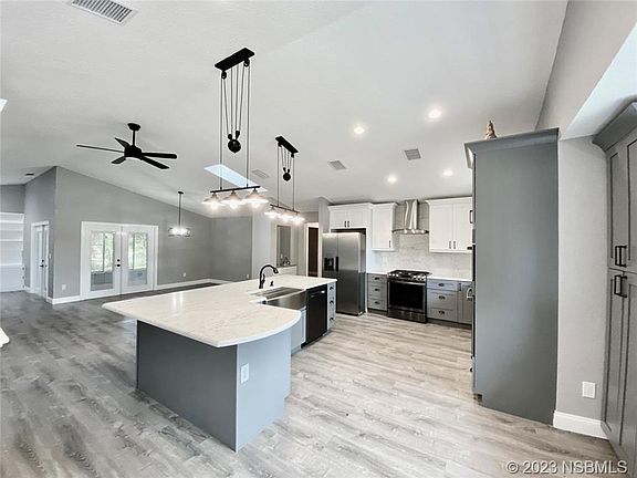 5th image of 1031 Club House Blvd