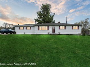 571 Creyts Rd, Dimondale, MI 48821