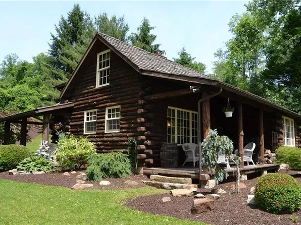 1299 Sugar Run Rd, Venetia, PA 15367