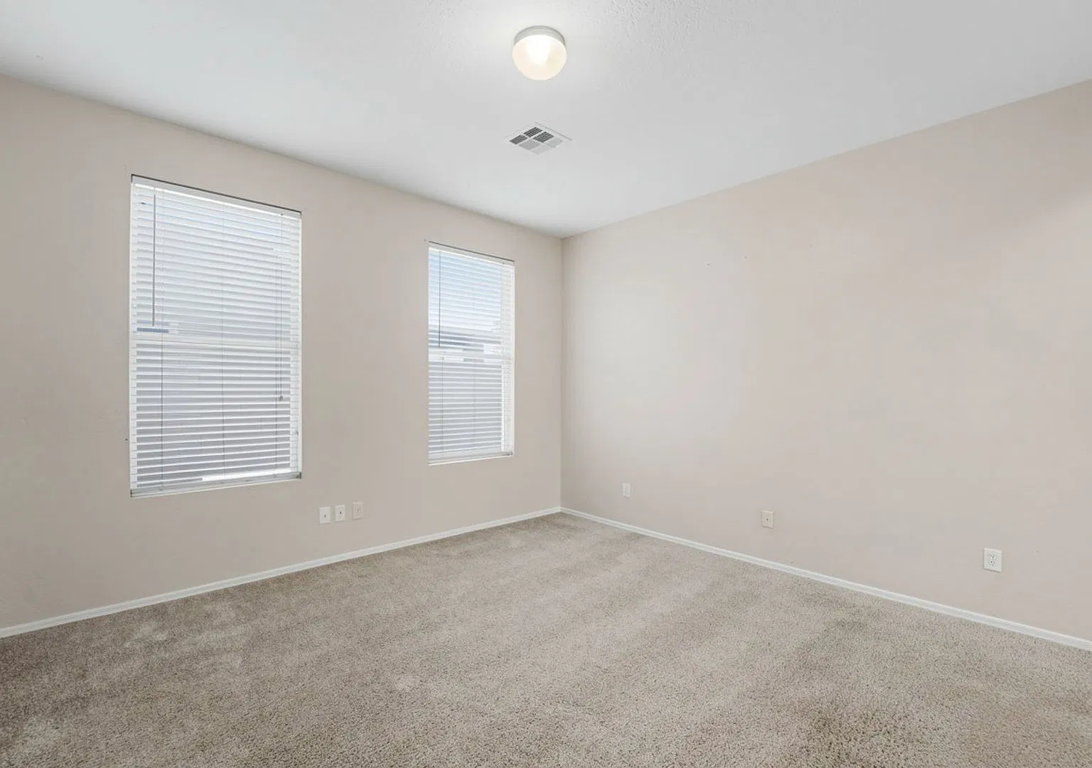 Spacious 5-Bedroom Home with Private Pool in Surprise! — Photo 4