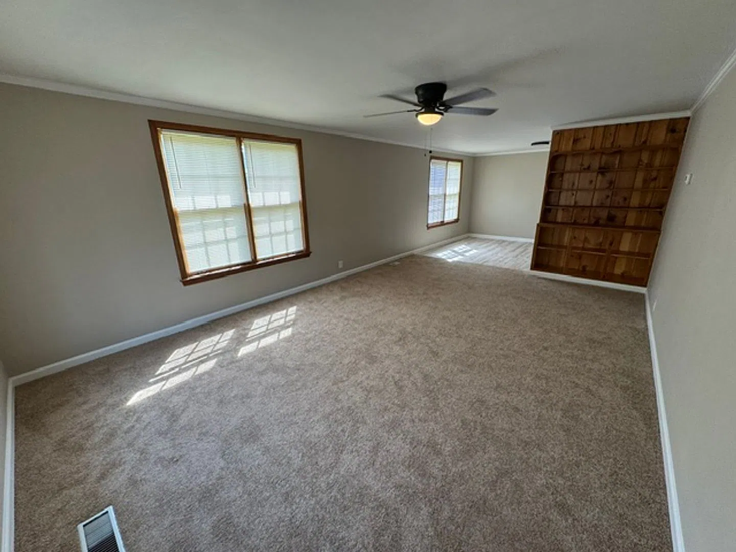 87 Sunset Drive — Photo 2