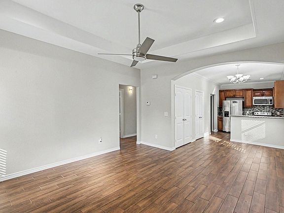 3rd image of 16698 Meadowcroft St