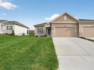 25050 W 94th Ter, Lenexa, KS 66227