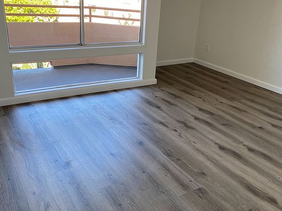5th image of 813 Alpine St APT 209