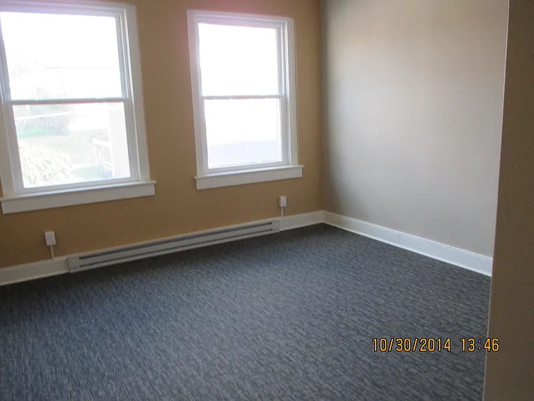 204 Main St — Photo 5