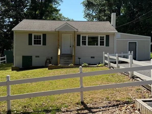 6708 Cherry Rd, Quinton, VA 23141