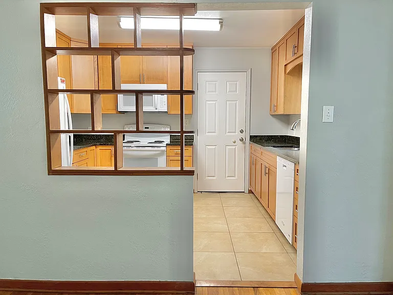 2601 Ives Ave — Photo 3