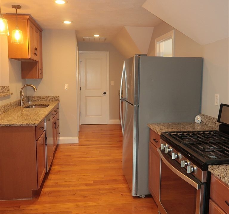 1st image of 45 Glenwood St Floor 3