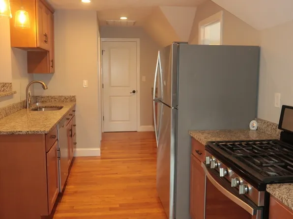 45 Glenwood St Floor 3, Malden, MA 02148