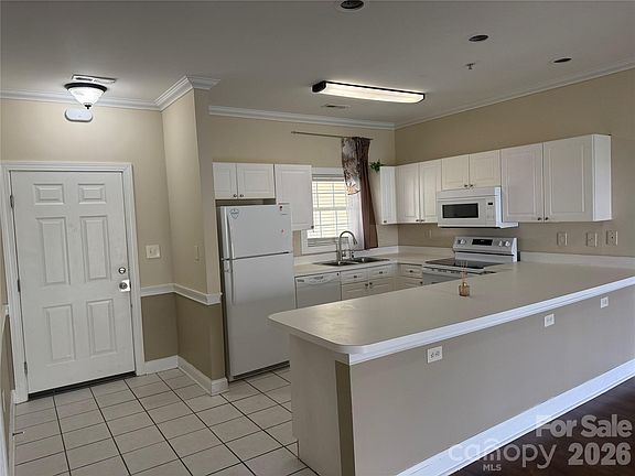 4th image of 8913 Meadow Vista Rd