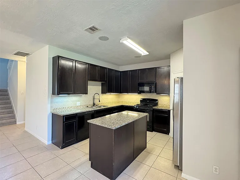 8107 Gran Villa Dr — Photo 15