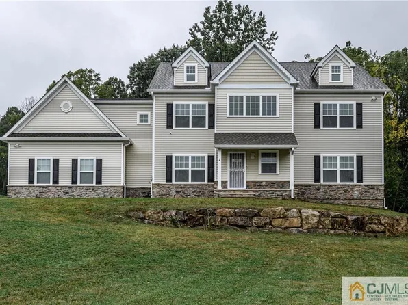 2 Berry Ct, Flanders, NJ 07836