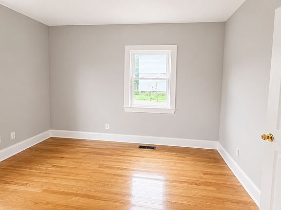3rd image of 153 James St Floor 1