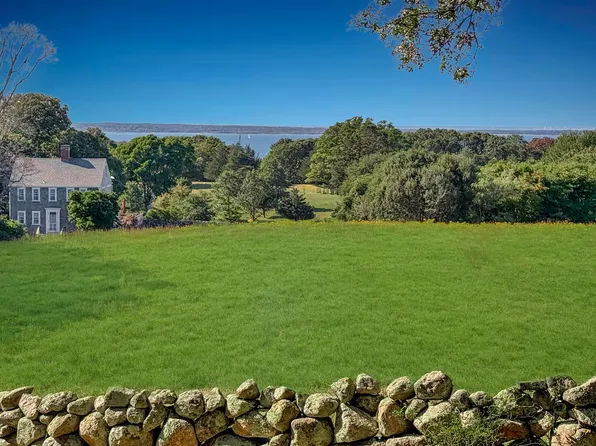 11 Ephriam Allen Rd, West Tisbury, MA 02575