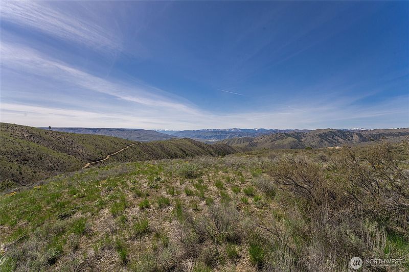 4th image of 295 Hawks Ridge Road
