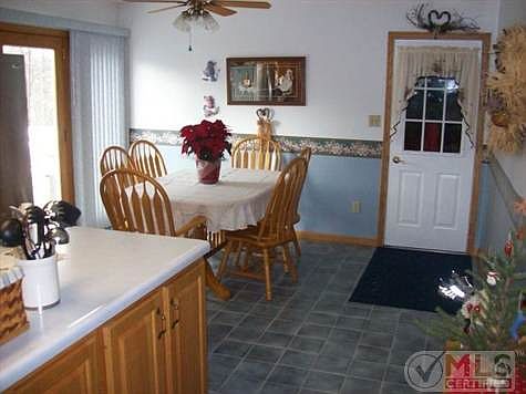 3rd image of 190 Jennifer Dr