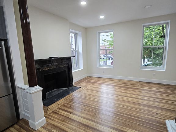 3rd image of 132 1st St APT 2
