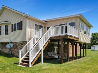 8 Clover Dr, Littlestown, PA 17340