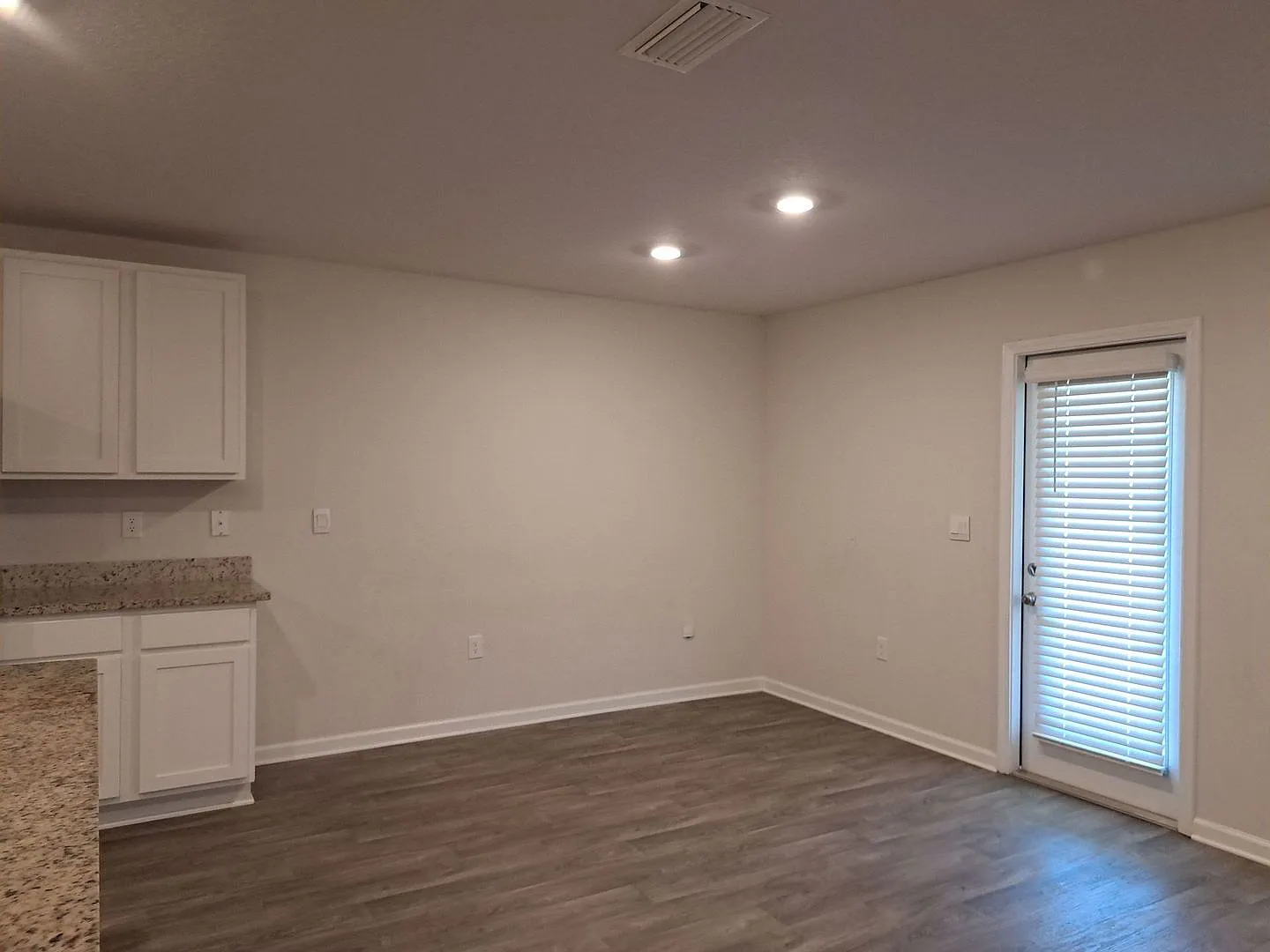 207 Ryder Lane — Photo 4
