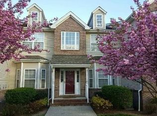 190 Sunshine Dr, Piscataway, NJ 08854