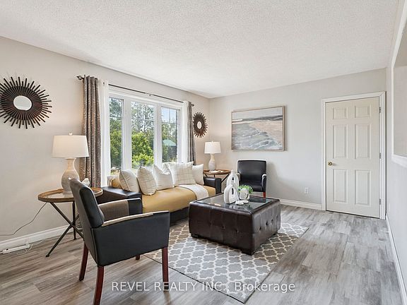 4th image of 40 Greenwood Cres