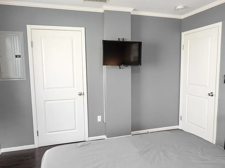5151 Riverton Ave #1 — Photo 27