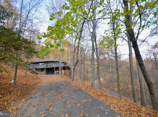 80 Warblers Way, Berkeley Springs, WV 25411