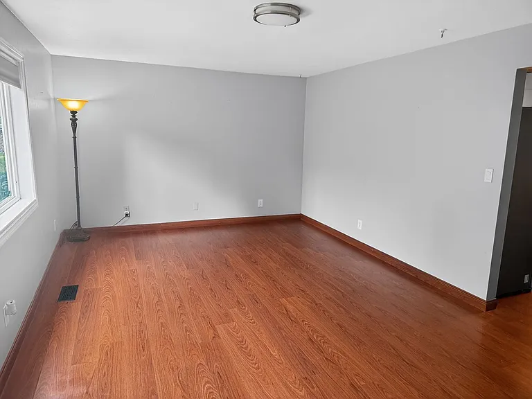 8900 32nd Ave NE — Photo 2