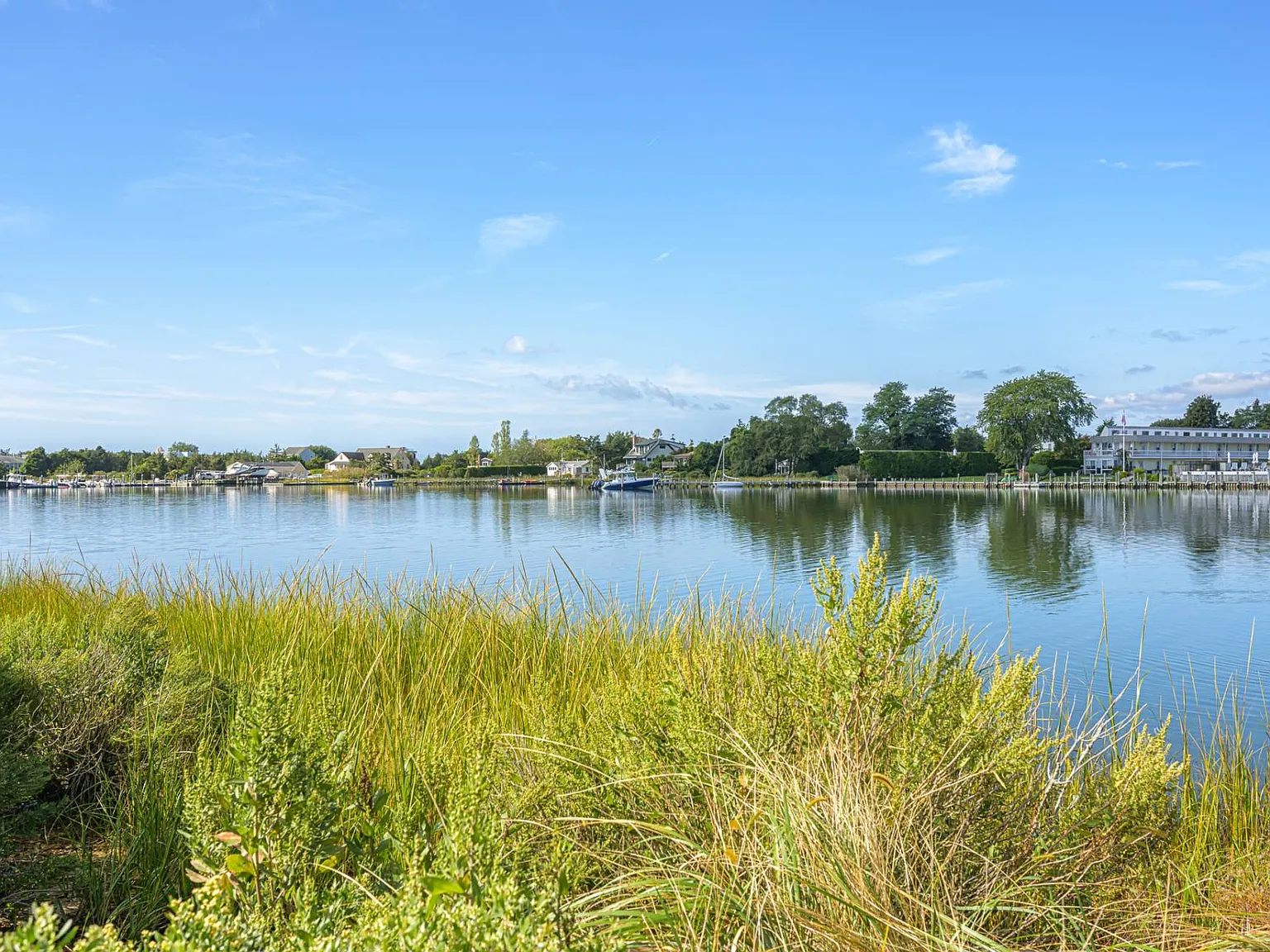 Water View Cottage Compound — Photo 2