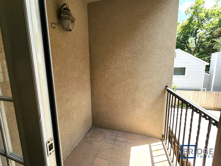 319 Birdsall St — Photo 11