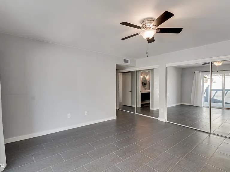 1115 W Barrow Dr — Photo 24