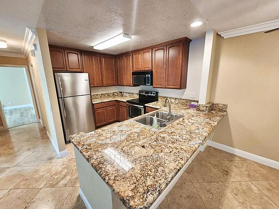 4th image of 1075 N Escondido Blvd Unit 101