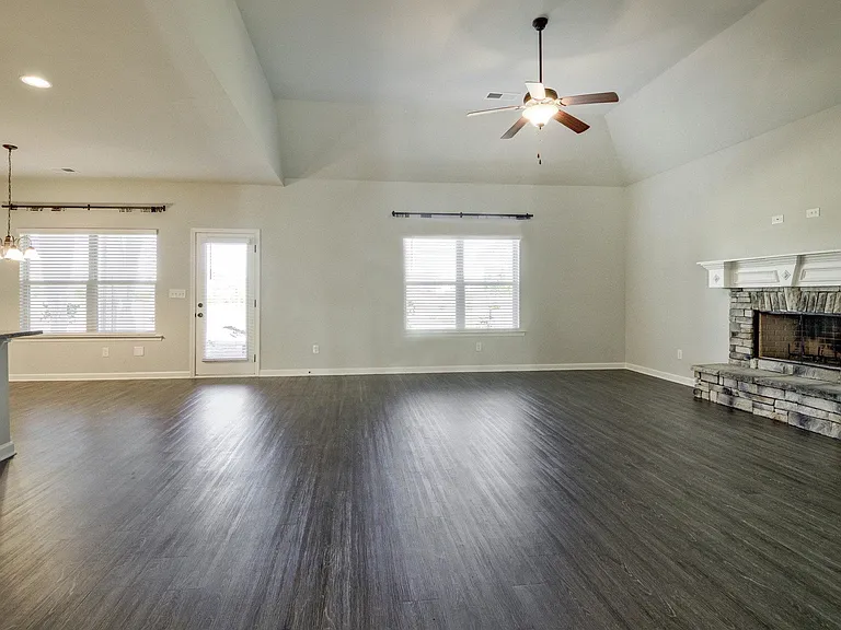 144 Reserve Pl — Photo 5