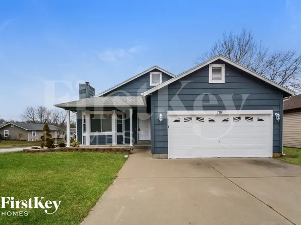 700 Fernwood Ter, Lake Saint Louis, MO 63367