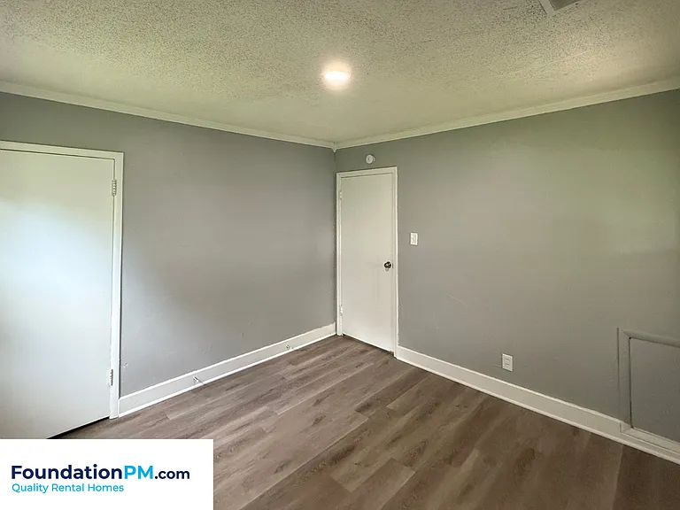 2100 Worthington Cir — Photo 13