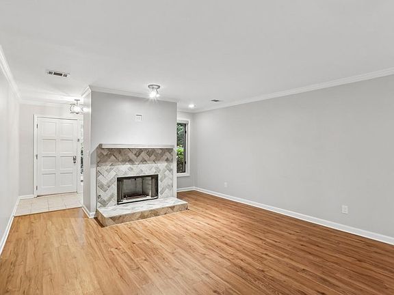 3rd image of 21 Brittany Way NE