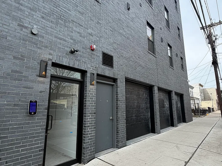 1221 New York Ave #4 — Photo 26