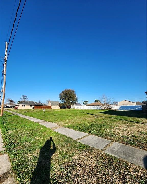 1st image of 3013 Lyndell Dr