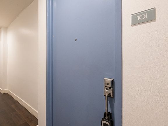 4th image of 5350 White Oak Ave APT 101